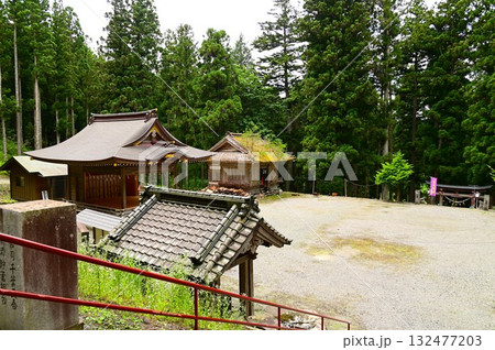 遠野六神石神社 132477203