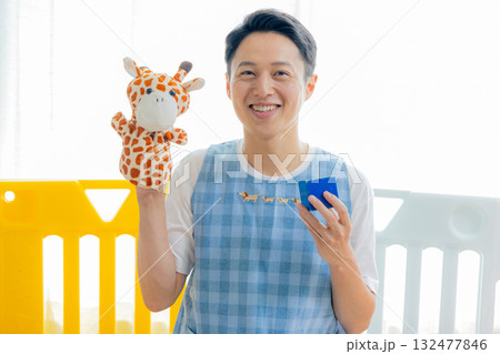 男性保育士 132477846