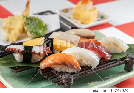 お寿司と天ぷら 132479203
