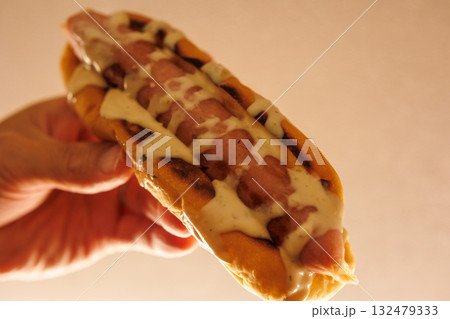 ワサビマヨネーズのホットドック 132479333