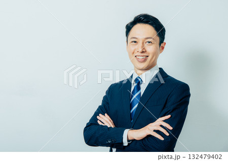 ミドル男性 スーツ ポートレート ミドル男性 スーツ ポートレート 132479402