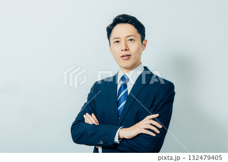 ミドル男性 スーツ ポートレート ミドル男性 スーツ ポートレート 132479405