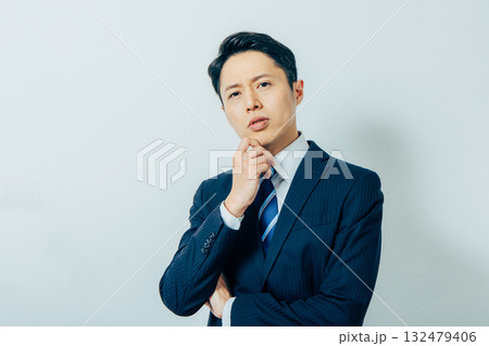 ミドル男性 スーツ ポートレート ミドル男性 スーツ ポートレート 132479406