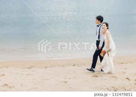 海辺のウェディングフォト 132479851