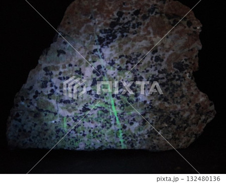 蛍光石 132480136
