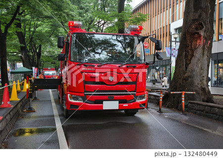 消防車 梯子車 消防自動車 消防はしご車 消防車 梯子車 消防自動車 消防はしご車 132480449
