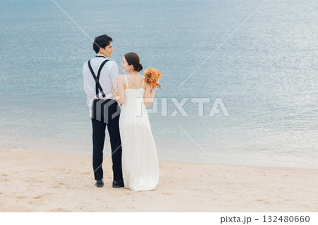 海辺のウェディングフォト 132480660