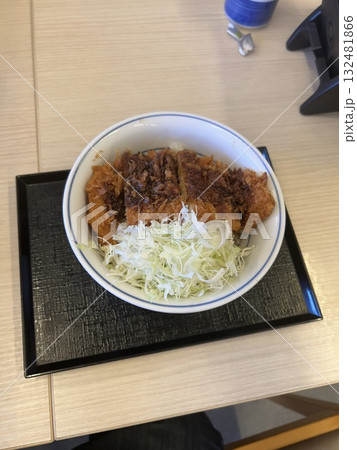 とんかつ かつや ソースカツ丼 梅 ③ とんかつ かつや ソースカツ丼 梅 ③ 132481866