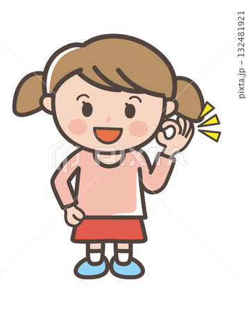 笑顔でOKする女の子の全身イラスト 132481921