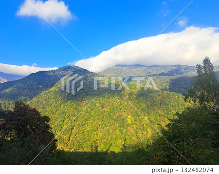 山々と雲 山々と雲 132482074