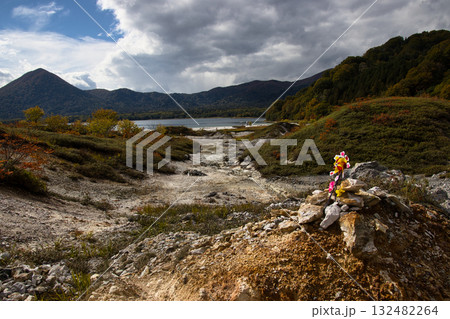 恐山　極楽浜と宇曽利湖　青森県むつ市 132482264