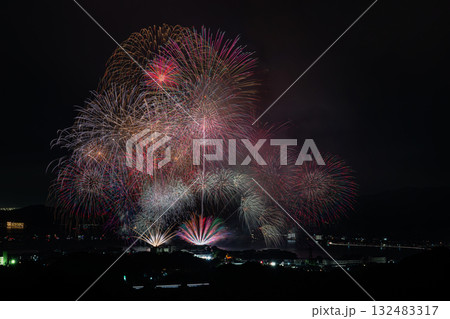 浜松市の三ヶ日花火大会の風景(静岡県) 132483317