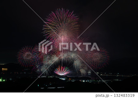 浜松市の三ヶ日花火大会の風景(静岡県) 132483319