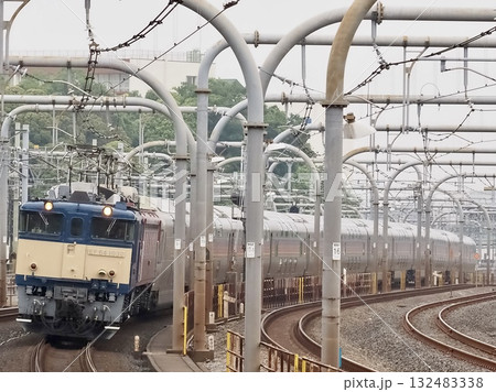 カシオペア紀行 EF64 EF81 E26系客車 カット1 機関車側面あり 132483338