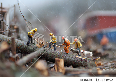 救助隊員と救助犬(3D・ジオラマ) Rescue Team and Rescue Dog 救助隊員と救助犬(3D・ジオラマ) Rescue Team and Rescue Dog 132484602