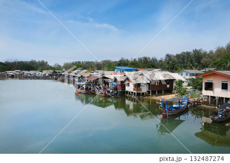 タイ南部の漁村 132487274