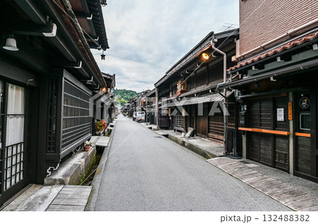岐阜県飛騨高山の古い街並み 岐阜県飛騨高山の古い街並み 132488382