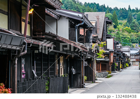 岐阜県飛騨高山の古い街並み 132488438