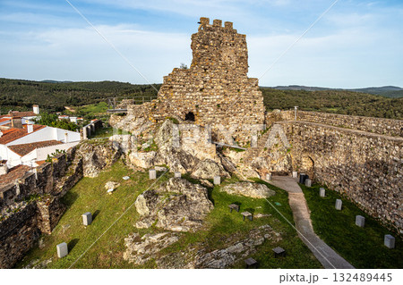 The castle of Alegrete, Castelo de Alegrete in the old Town of Alegrete in Alentejo, Portugal. 132489445