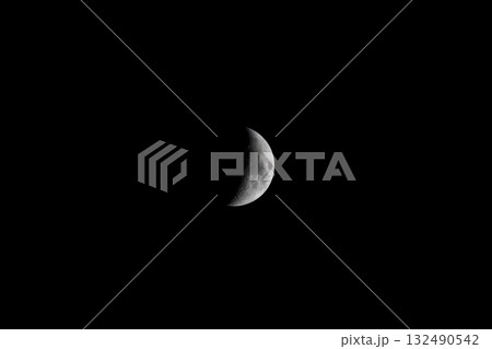 月齢6.1日の三日月 月齢6.1日の三日月 132490542