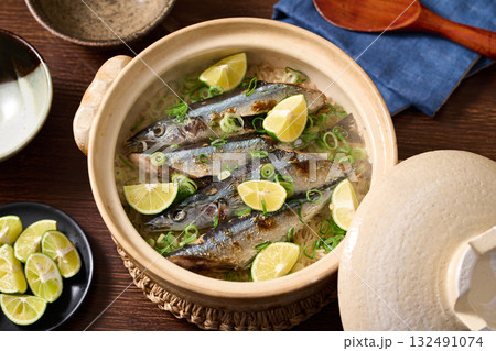 土鍋で炊いたさんまご飯 132491074