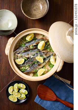 土鍋で炊いたさんまご飯 132491078
