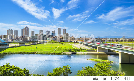 多摩川・武蔵小杉の都市風景【神奈川県・川崎市】 132491411