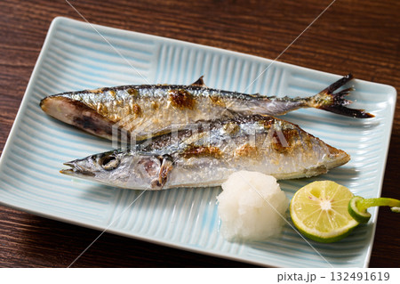秋刀魚の塩焼き 132491619