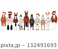 クリスマスのファッションで立つ馬たち クリスマスのファッションで立つ馬たち 132491693