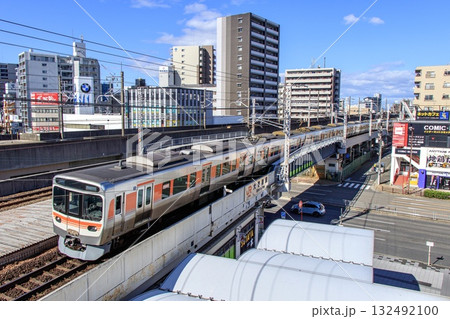 大曽根駅付近を走る中央線315系電車 大曽根駅付近を走る中央線315系電車 132492100