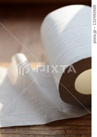 使いかけの日本製の芯ありトイレットペーパーダブル 使いかけの日本製の芯ありトイレットペーパーダブル 132492686