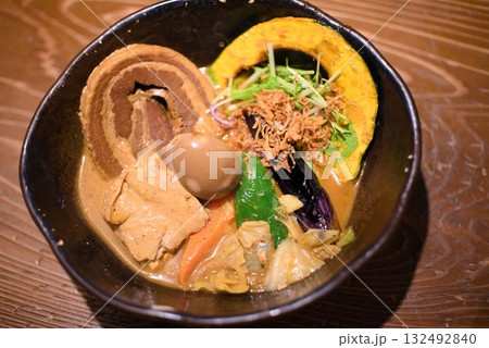 北海道名物_具だくさんスープカレー 132492840