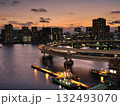 Curving Expressway over Tokyo Bay, レインボーブリッジから望む夜景 132493070