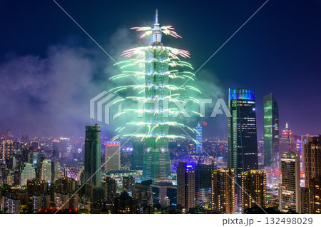 人生で一度は見てみたい台北101のカウントダウン花火 人生で一度は見てみたい台北101のカウントダウン花火 132498029