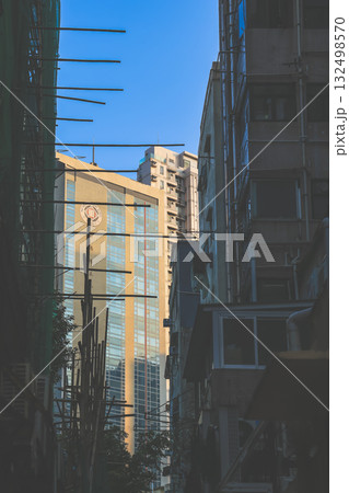 18 Oct 2025 Mid-rise apartments and daily life on Peace Avenue 132498570