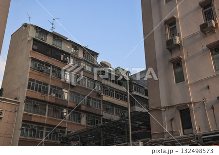 18 Oct 2025 Mid-rise apartments and daily life on Peace Avenue 132498573
