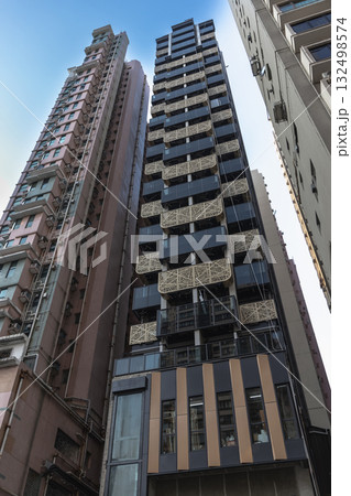 18 Oct 2025 Mid-rise apartments and daily life on Peace Avenue 18 Oct 2025 Mid-rise apartments and daily life on Peace Avenue 132498574