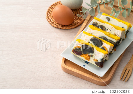 3つ 色 カラー 132502028