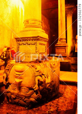 イスタンブールの地下宮殿 トルコ 2 イスタンブールの地下宮殿 トルコ 2 132502779