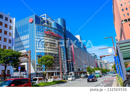 福岡市中央区天神の渡辺通りから福岡三越　天神南　昼カラー 132503550