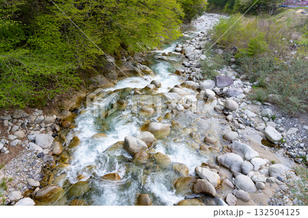 長野県阿智村 花桃の里を流れる阿智川 長野県阿智村 花桃の里を流れる阿智川 132504125