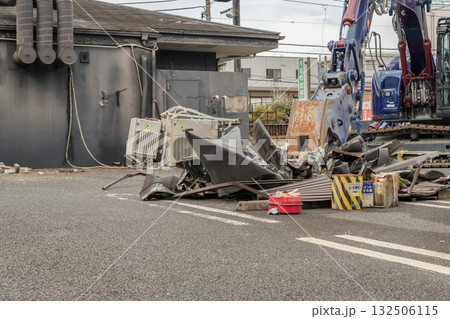 【店舗の解体と重機】 【店舗の解体と重機】 132506115