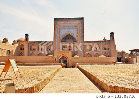 イチャンカラのメドレセ　ヒヴァ　ウズベキスタン　2 132508710