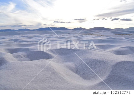 ニューメキシコ州 ホワイトサンズ国立公園の壮大な砂丘 ニューメキシコ州 ホワイトサンズ国立公園の壮大な砂丘 132512772
