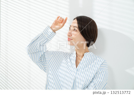 女性 ポートレート 女性 ポートレート 132513772