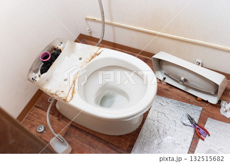 トイレ工事 便座交換　ウォシュレット 132515682