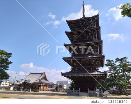 香川観光!総本山善通寺の五重塔 香川観光!総本山善通寺の五重塔 132516342