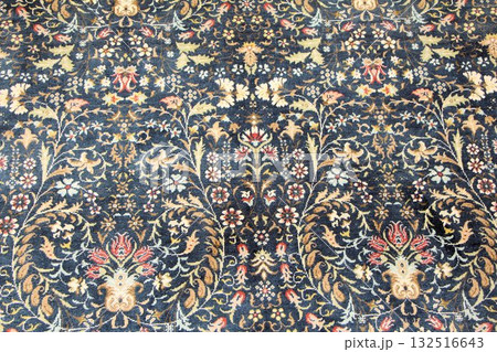 高級なトルコ絨毯の柄パターン、ダブルノット織り 132516643