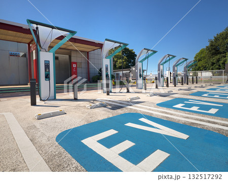 高速道路の充電スタンド　関越道下り上里SA　埼玉県 132517292