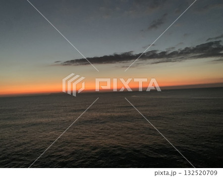 海に沈む夕日 海に沈む夕日 132520709